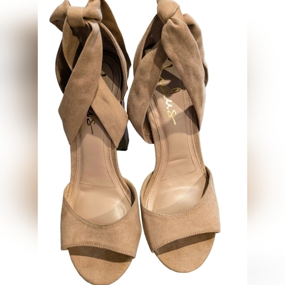 Lulu's Nude Platform Heel with criss cross ribbons size 7 - Picture 3 of 9
